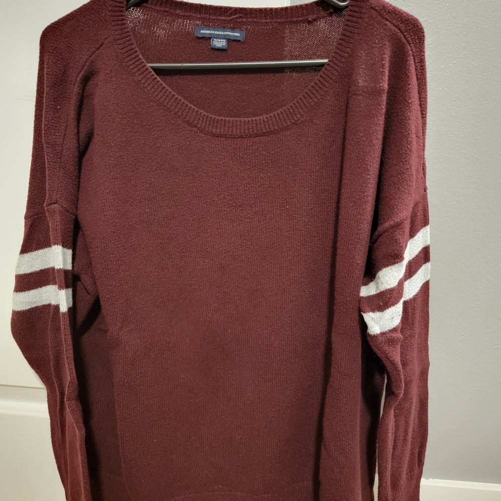 Maroon sweater